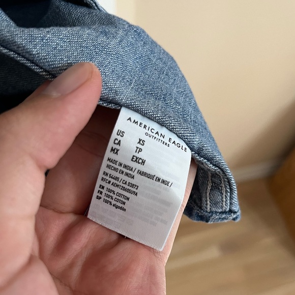 American Eagle Denim Long Sleeve Shirt - Picture 4 of 4